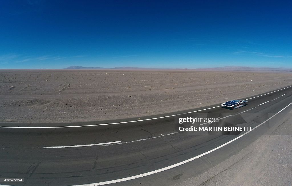 CHILE-ENERGY-SOLAR-ATACAMA-CHALLENGE-CARS