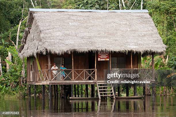 pacaya-samiria reserve ranger station peruvian amazon rainforest - river amazon 個照片及圖片檔
