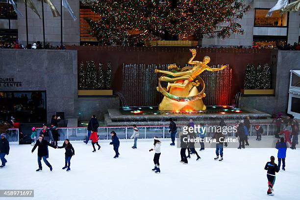 rockefeller ice-rink nyc # 4 xxl - rockefeller center ice skating stock pictures, royalty-free photos & images
