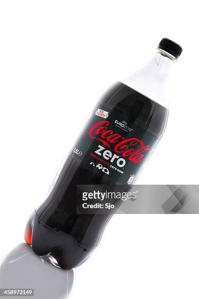 coca cola zero - coca cola no sugar stock pictures, royalty-free photos & images