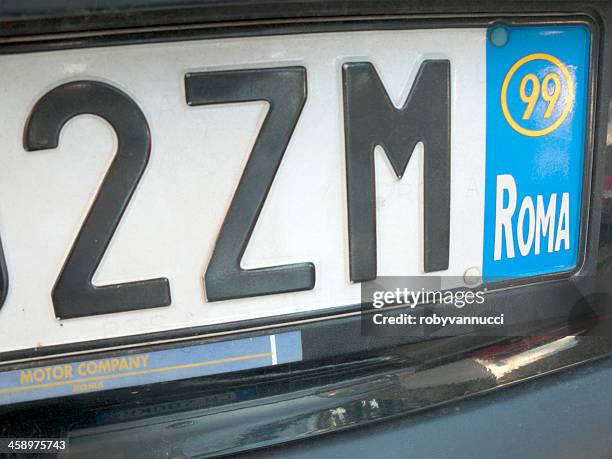 license plate of rome, italy - license plate stockfoto's en -beelden