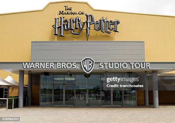 warner brothers studio, die von harry potter. - harry potter kunstwerkname stock-fotos und bilder