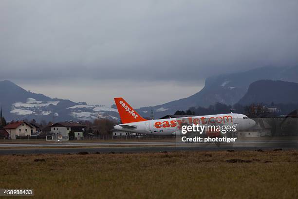 airbus a319-111 - airbus a319 111 stock pictures, royalty-free photos & images