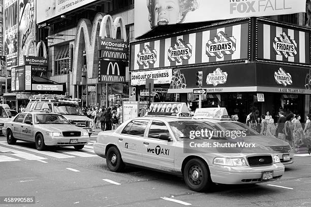 times square - 7th avenue stock pictures, royalty-free photos & images