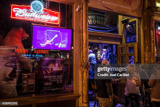 whiskey bent saloon in nashville, tennessee - country and western music stock pictures, royalty-free photos & images