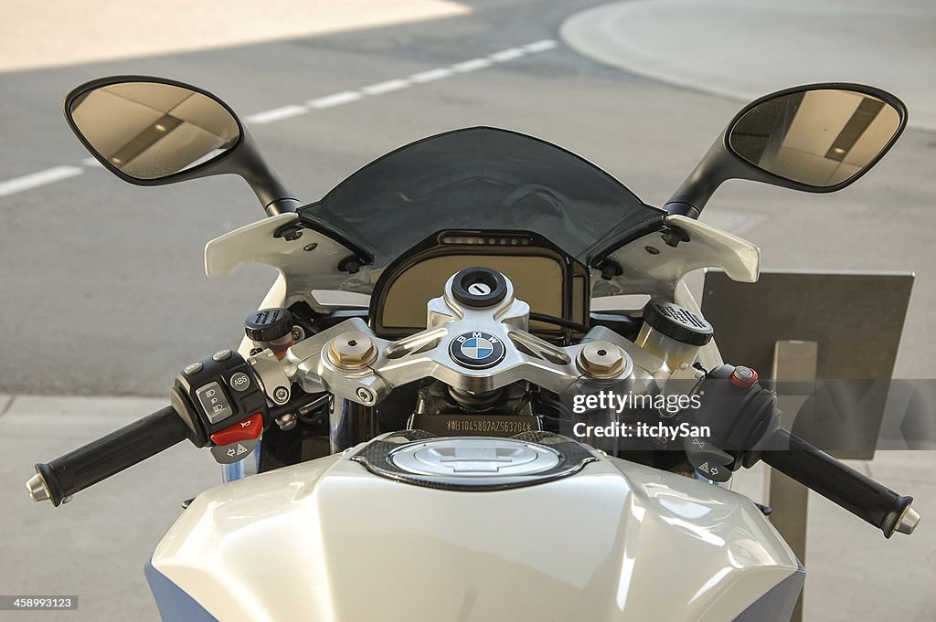 BMW 1.000 RR sport Rad cockpit