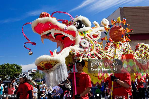 114 ª anual de dragão dourado desfile em los angeles - america parade imagens e fotografias de stock