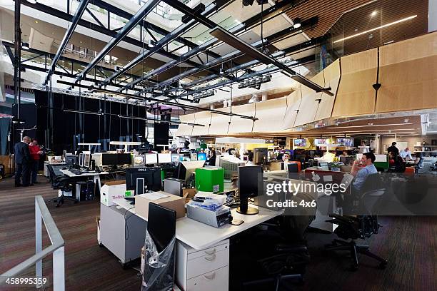 tv newsroom - channel 7 sydney - newsroom stock pictures, royalty-free photos & images