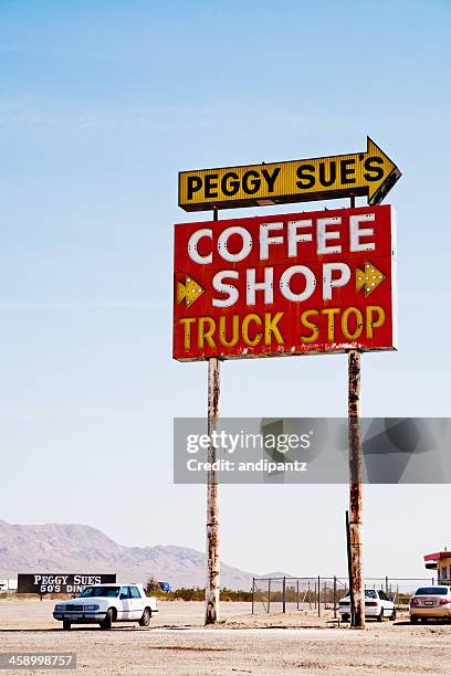 peggy sue's diner - diner at the highway stock pictures, royalty-free photos & images
