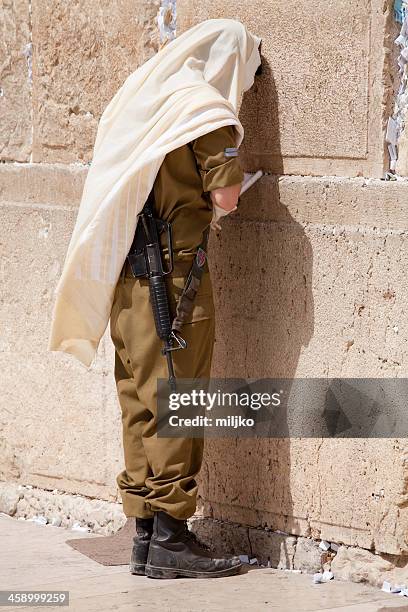 the western wall in jerusalem, israel - israeli culture stock pictures, royalty-free photos & images