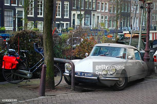 ds in amsterdam - citroën ds stock pictures, royalty-free photos & images