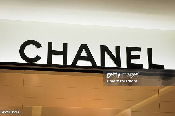 the chanel couture logo - chanel designer label stock pictures, royalty-free photos & images