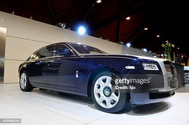 rolls royce ghost - luxury cars show stock pictures, royalty-free photos & images