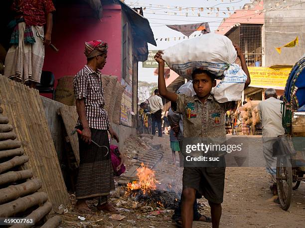 health problem in bangladesh slums - bangladeshisk kultur bildbanksfoton och bilder