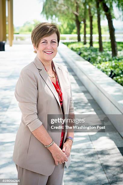 Deborah R Ruter Il Deborah Rutter Photos and Premium High Res Pictures - Getty Images