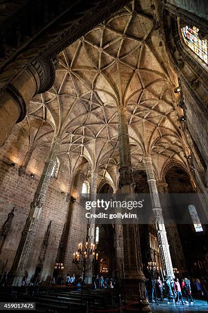 capilla principal del monasterio de los jerónimos - abadia mosteiro fotografías e imágenes de stock