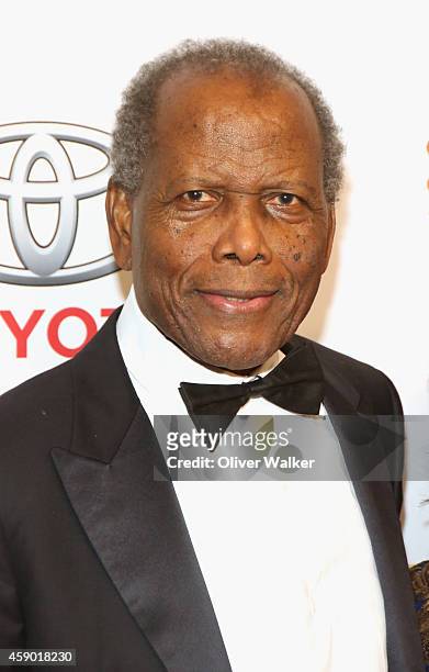 Actor Sidney Poitier arrives at the YWCA Greater Los Angeles presents The Rhapsody Ball at the Beverly Wilshire Four Seasons Hotel on November 14,...
