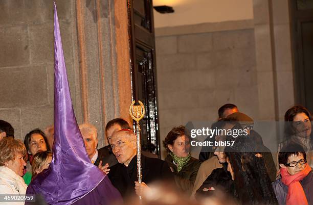 arzobispo de madrid en debate - jueves santo fotografías e imágenes de stock