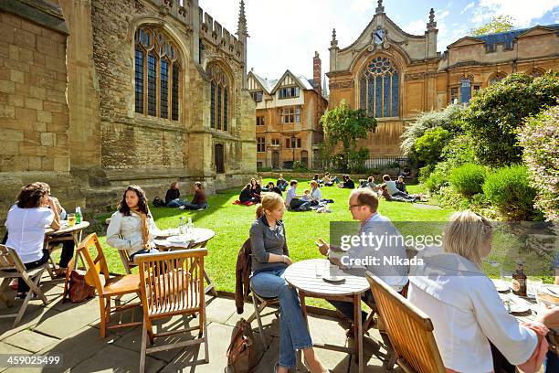 oxford, uk - oxford city centre stock-fotos und bilder