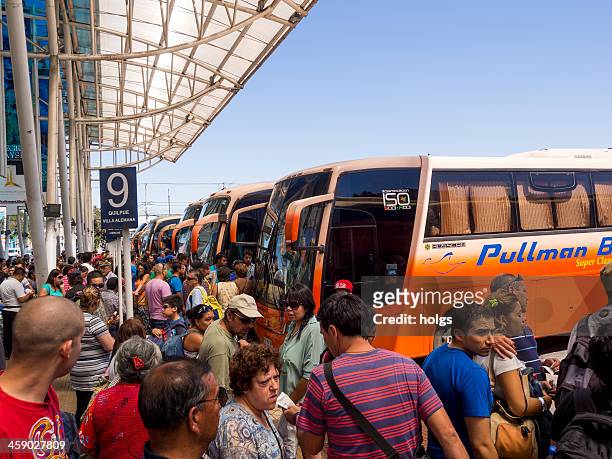 busbahnhof santiago - pullman autobus stock-fotos und bilder