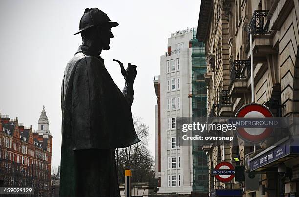 baker street silhouette - sherlock holmes photos et images de collection