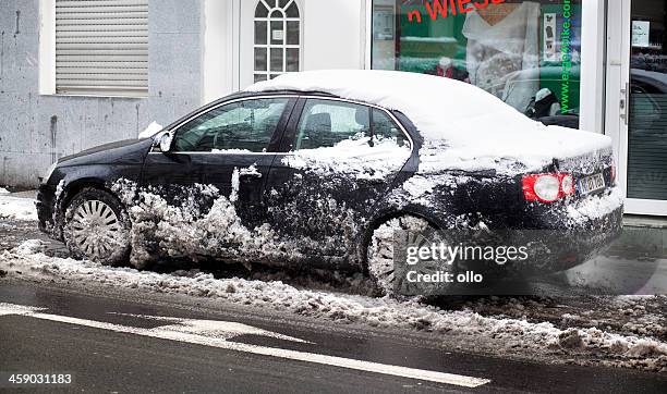 snow-covered car - snösörja bildbanksfoton och bilder