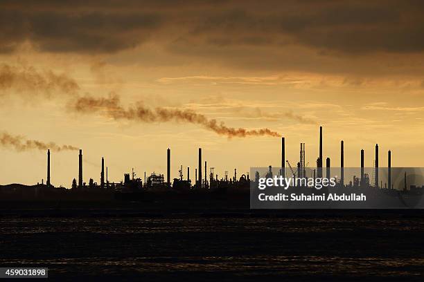 Sentaso Shell 59 Bukom Shell Stock Photos, High-Res Pictures, and Images - Getty Images