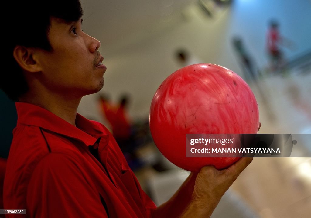 MALAYSIA-LIFESTYLE-BOWLING