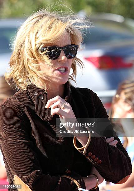 Julie Bowen attends P.S. ARTS presents Express Yourself 2014 with sponsors OneWest Bank and Jaguar Land Rover at Barker Hangar on November 16, 2014...