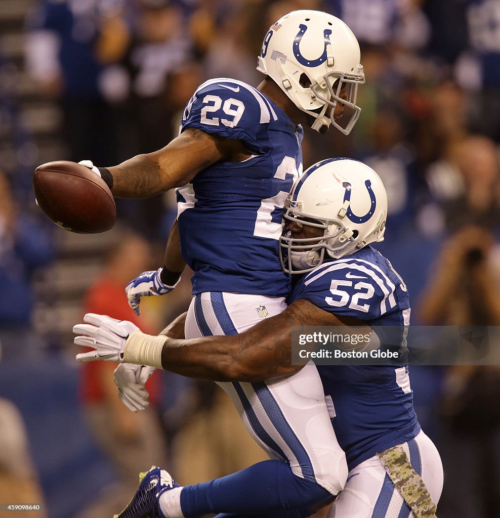 New England Patriots Vs. Indianapolis Colts At  Lucas Oil Stadium