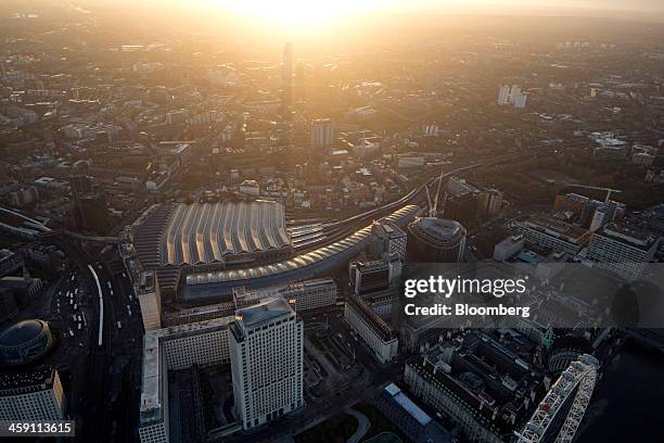 Shell Waterloo London 710 Waterloo Skyline Stock Photos, High-Res Pictures, and Images ...