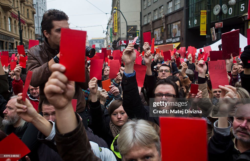 Prague Commemorates 25th Anniversary Of The Velvet Revolution