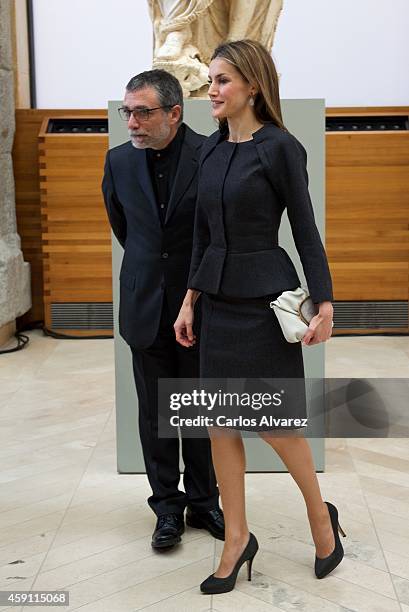 Queen Letizia of Spain and Spanish artist Jaume Plensa attend the 2013 Velazquez Plastic Arts award at the El Prado Museum on November 17, 2014 in...