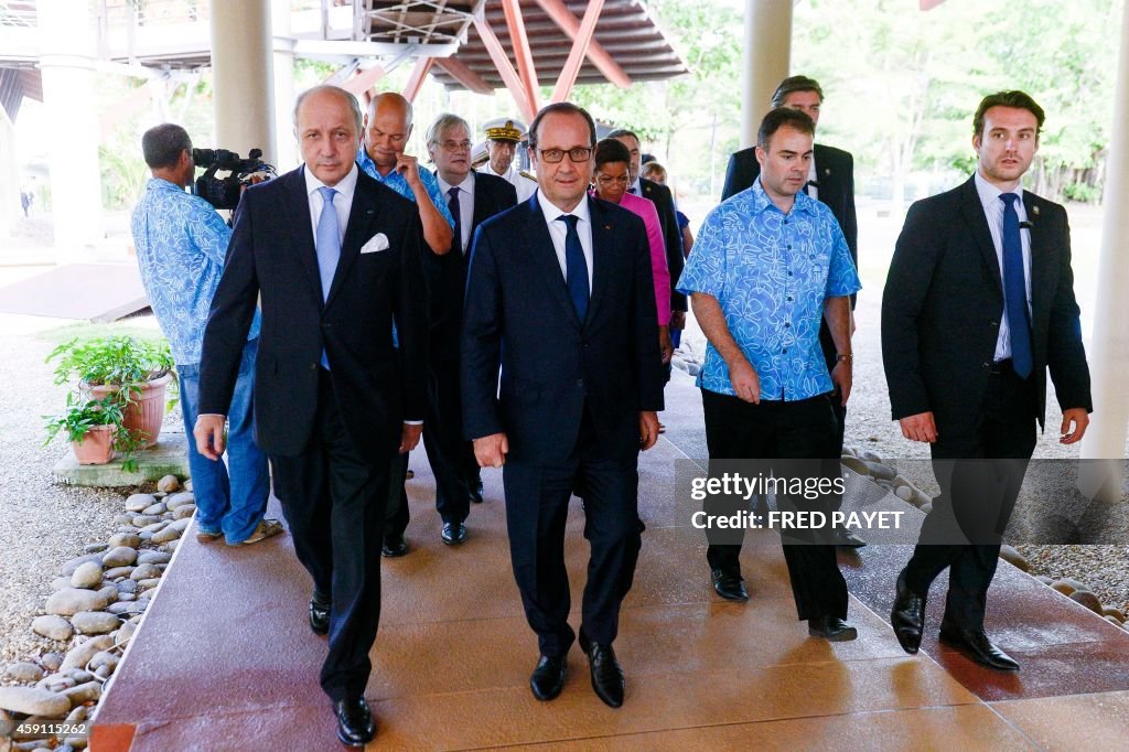 FRANCE-OVERSEAS-NCALEDONIA-POLITICS-HOLLANDE