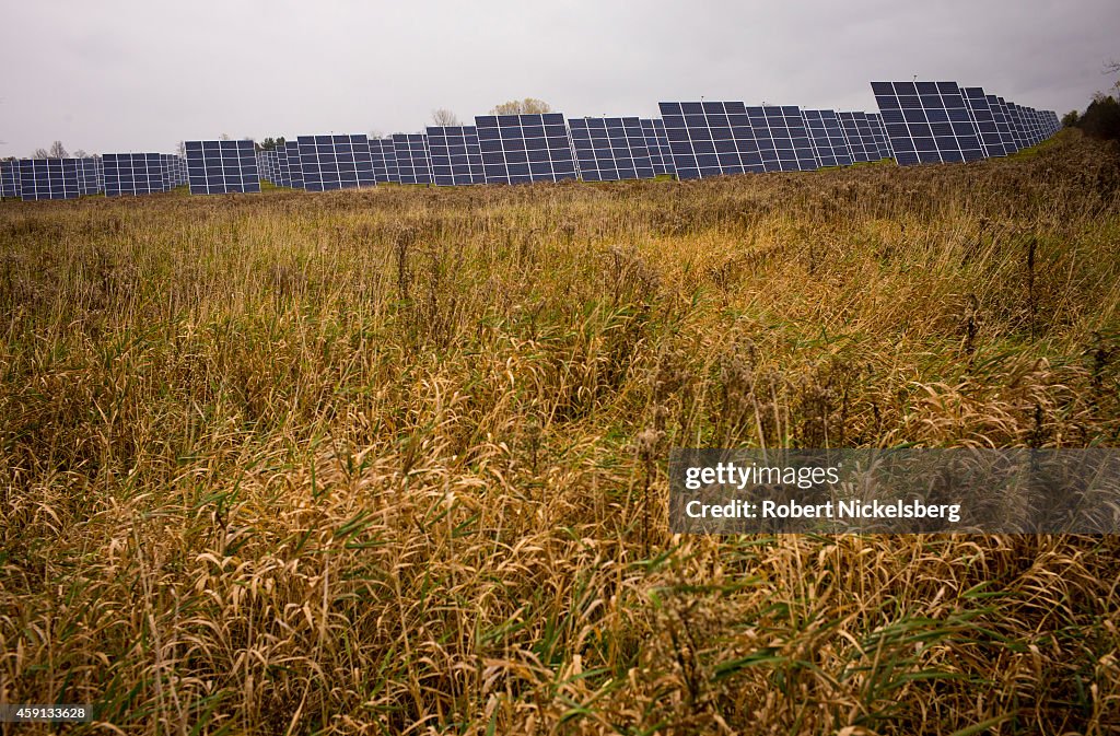 A South Burlington, Vermont Field Of 366 Solar Tracking Units