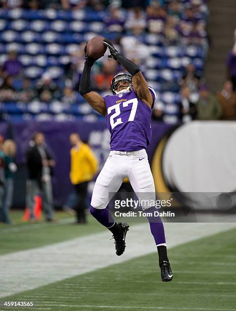 Shaun Prater of the Minnesota Vikings warms up prior to an NFL game against the Philadelphia Eagles at Mall of America Field, on December 15, 2013 in...