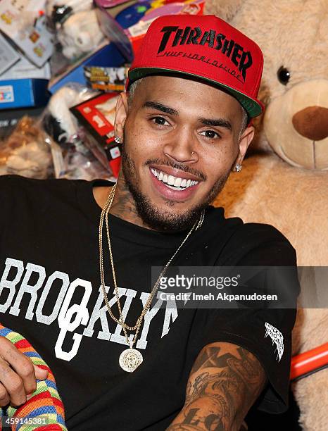 Singer Chris Brown attends the 1st Annual Xmas Toy Drive hosted by himself and Brooklyn Projects on December 22, 2013 in Los Angeles, California.
