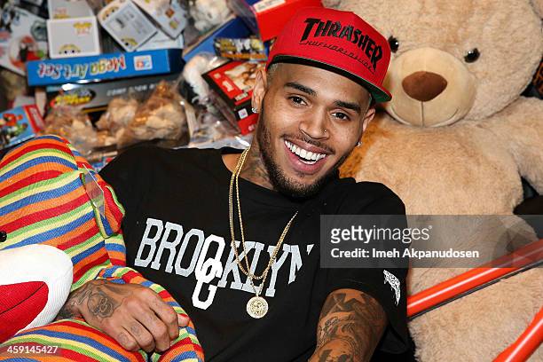 Singer Chris Brown attends the 1st Annual Xmas Toy Drive hosted by himself and Brooklyn Projects on December 22, 2013 in Los Angeles, California.
