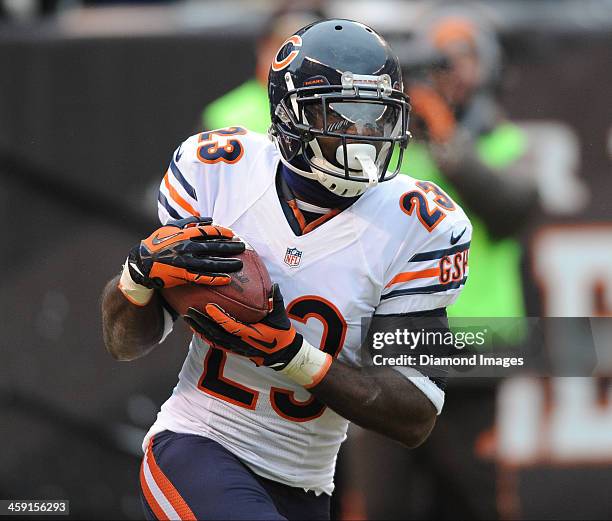 Kick returner Devin Hester of the Chicago Bears returns a kickoff during a game against the Cleveland Browns at FirstEnergy Stadium in Cleveland,...