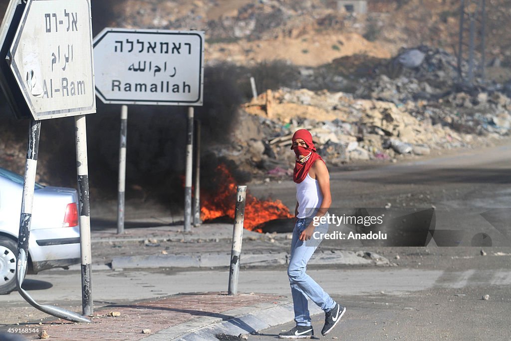 Palestinians protest Israeli security's raid in Jerusalem