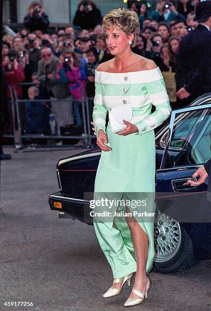 Diana, Princess of Wales attend the Premiere of Accidental Hero, Foto di attualità
