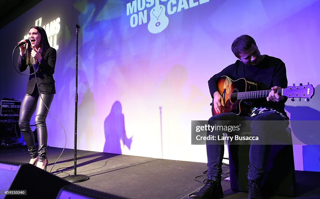 Musicians On Call Celebrates Its 15th Anniversary Honoring Kelly Clarkson And EVP Of Republic Records, Charlie Walk