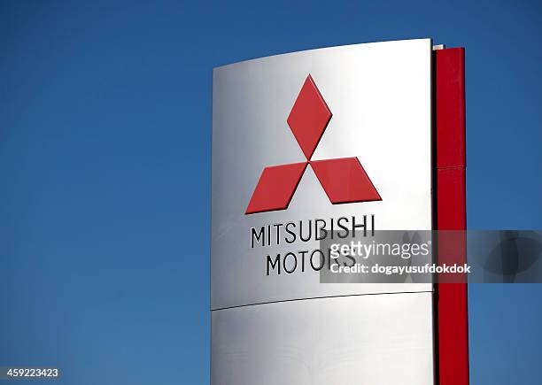 mitsubishi motors - mitsubishi group fotografías e imágenes de stock