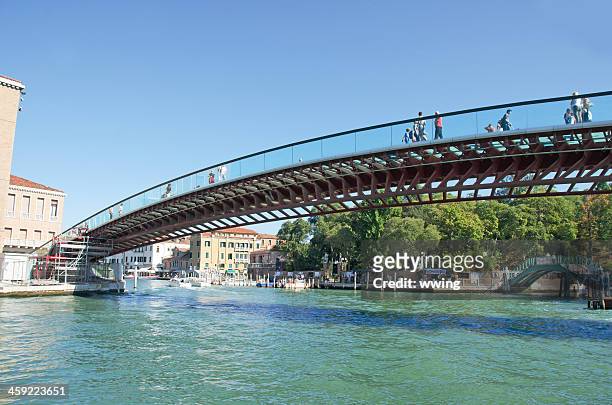 constitution bridge in venice - ponte della costituzione stock pictures, royalty-free photos & images