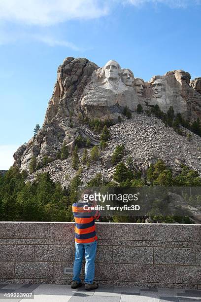 photographer at mount rushmore - terryfic3d stock pictures, royalty-free photos & images
