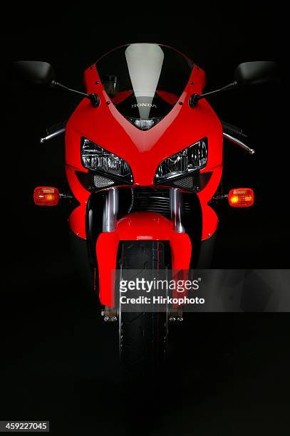 honda 2004 cbr 1000rr motorcycle front - moto stock pictures, royalty-free photos & images