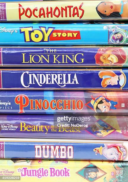 cintas vintage vhs disney - lion king fotografías e imágenes de stock