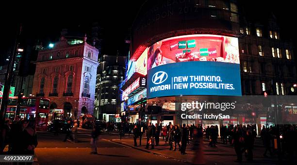 piccadilly circus - led light stock pictures, royalty-free photos & images
