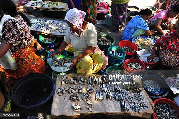 asian market - indonesia street market stock pictures, royalty-free photos & images