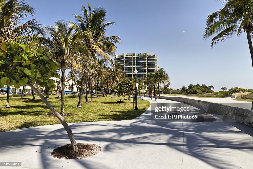 Miami Beach - The promenade on Ocean Drive